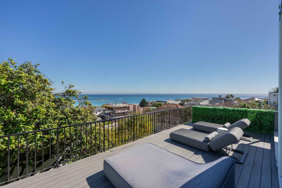 8 Bedroom Property for Sale in Camps Bay Western Cape